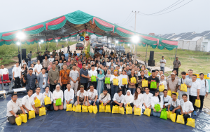 Read more about the article Bersama Infiniti Realty, Kopassus Salurkan Paket Bansos Warga di Serang