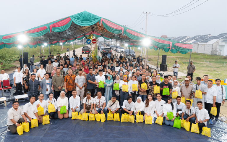 Read more about the article Bersama Infiniti Realty, Kopassus Salurkan Paket Bansos Warga di Serang